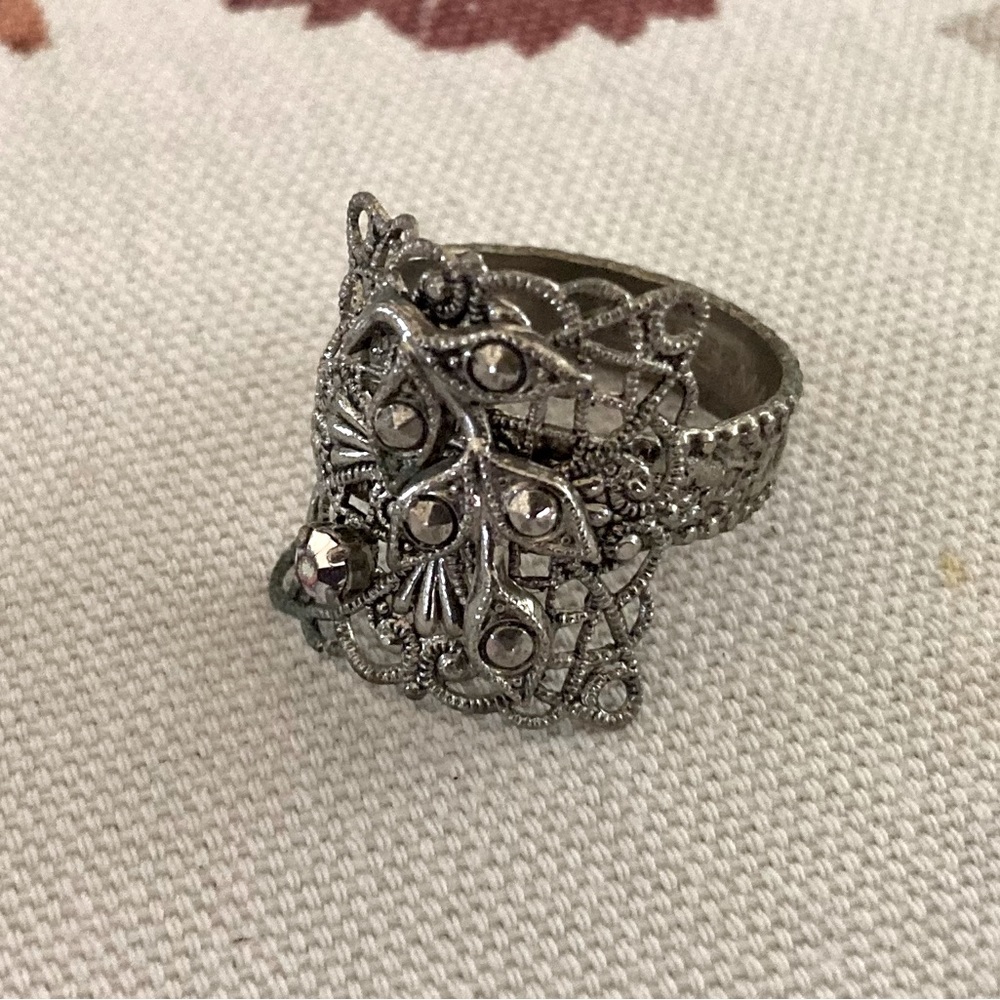 Antique design marcasite ring